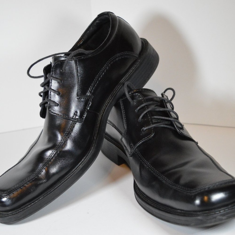 G.H. Bass and Company Men's Size 11D Black Leather Manton Oxford Shoes